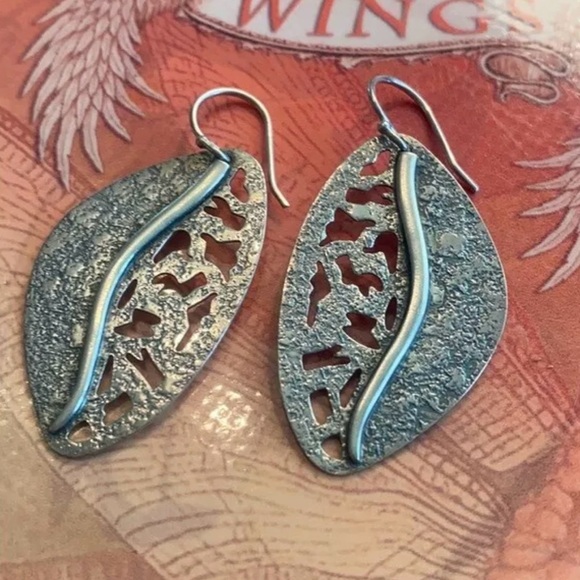 Silpada Leaf Sterling Silver Satin and Oxidized Earrings W1979 - Picture 2 of 13